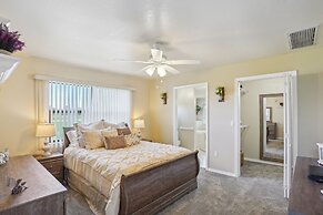 Luxurious Florida Home w/ Pool & Canal Access