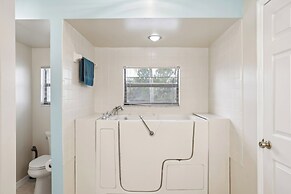 Luxurious Florida Home w/ Pool & Canal Access