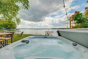 Kalkaska Retreat: Private Hot Tub, Dock, Fireplace