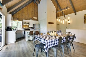 Cozy & Chic Lake Arrowhead Cabin w/ Deck!