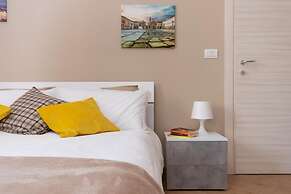 Cialdini Apartment Close to the City Center by Wonderful Italy