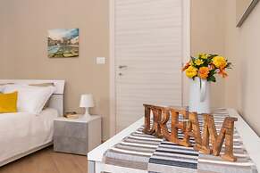 Cialdini Apartment Close to the City Center by Wonderful Italy