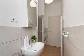 Cialdini Apartment Close to the City Center by Wonderful Italy