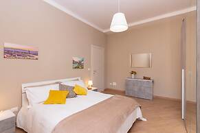 Cialdini Apartment Close to the City Center by Wonderful Italy