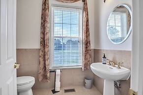 Bull Run Estate: Luxury Retreat W/ Scenic Views 6 Bedroom Home by RedA