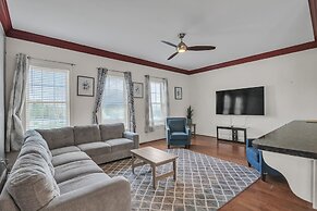 Bull Run Estate: Luxury Retreat W/ Scenic Views 6 Bedroom Home by RedA