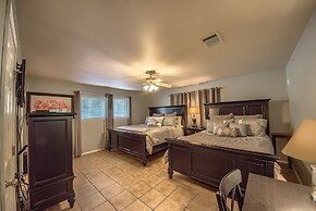 Ww I102 Restful River Retreat 2 Bedroom Condo by RedAwning