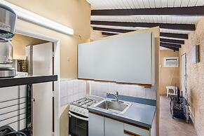 Caribbean View Your Way 1 Bedroom Condo by RedAwning