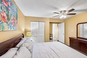 A Getaway To A Getaway 1 Bedroom Condo by RedAwning