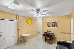 Yours For The Asking- Cozy, Caribbean, Condo 2 Bedroom Condo by RedAwn