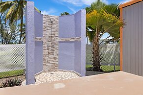 Yours For The Asking- Cozy, Caribbean, Condo 2 Bedroom Condo by Redawn