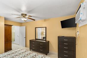 Yours For The Asking- Cozy, Caribbean, Condo 2 Bedroom Condo by RedAwn