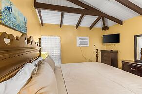 A Getaway From Your Getaway 1 Bedroom Condo by RedAwning