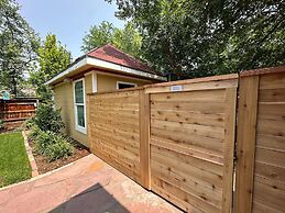 The Magnolia House in Old Town - Private Hot Tub