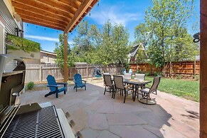 The Magnolia House in Old Town - Private Hot Tub