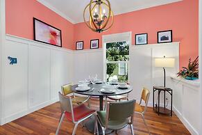 The Magnolia House in Old Town - Private Hot Tub