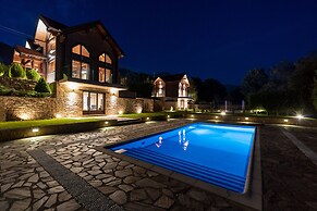 Evritos Villas & Suites with Pool