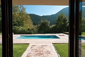 Evritos Villas & Suites with Pool