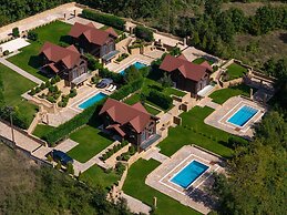 Evritos Villas & Suites with Pool
