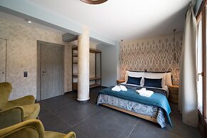 Evritos Villas & Suites with Pool