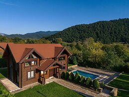 Evritos Villas & Suites with Pool