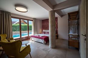 Evritos Villas & Suites with Pool