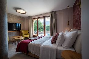 Evritos Villas & Suites with Pool