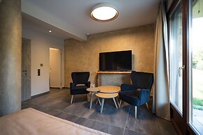 Evritos Villas & Suites with Pool