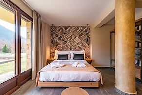 Evritos Villas & Suites with Pool