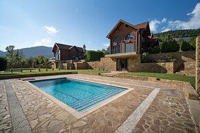 Evritos Villas & Suites with Pool