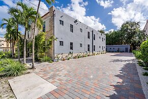 Apartment in Miami Oasis Family