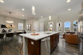 Exquisite Home by Old Town - Steps From Poudre Trl
