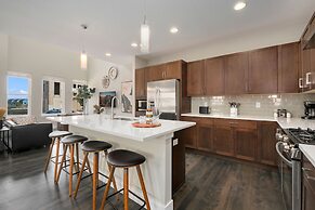 Exquisite Home by Old Town - Steps From Poudre Trl