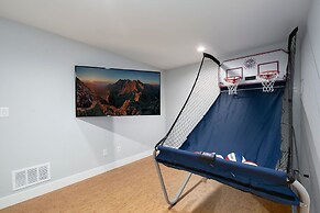 Exquisite Home by Old Town - Steps From Poudre Trl