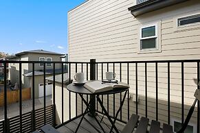 Exquisite Home by Old Town - Steps From Poudre Trl