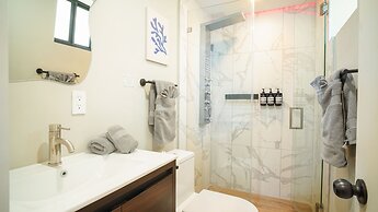 Gorgeous Apartment with Free Parking