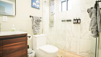 Gorgeous Apartment with Free Parking