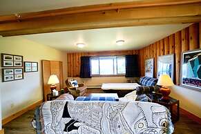 Flat Fish Lodge B&B