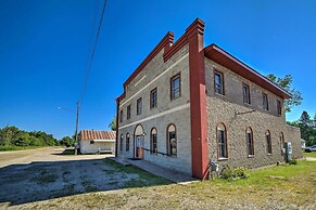 2 Mi to Ice Caves: Pet-friendly Eben Junction Apt