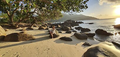 Beach View Villa - Beauvallon Villas