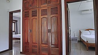 Beach View Villa - Beauvallon Villas