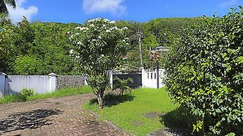 Beach View Villa - Beauvallon Villas