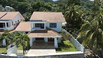 Beach View Villa - Beauvallon Villas