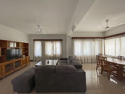 Beach View Villa - Beauvallon Villas