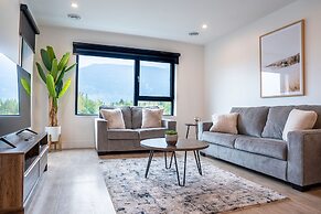 RevelStoked Getaway by Revelstoke Vacation