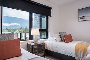 RevelStoked Getaway by Revelstoke Vacation