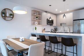 RevelStoked Getaway by Revelstoke Vacation