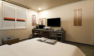 Tiffany Self Check-in Hotel