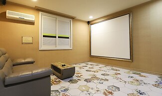 Tiffany Self Check-in Hotel