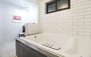 Tiffany Self Check-in Hotel